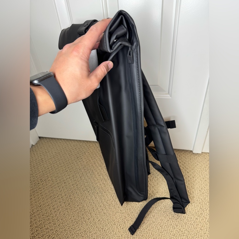 PRICE FIRM Rains Rolltop Rucksack Waterproof Backpack Black NEW w/Tags MSRP $140 - Picture 4 of 10